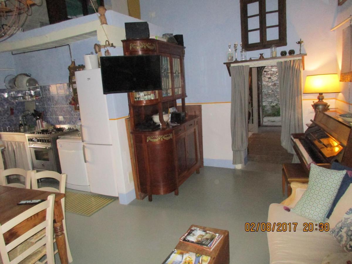 Comano  Viandanti, Artisti E Sognatori Bed & Breakfast エクステリア 写真
