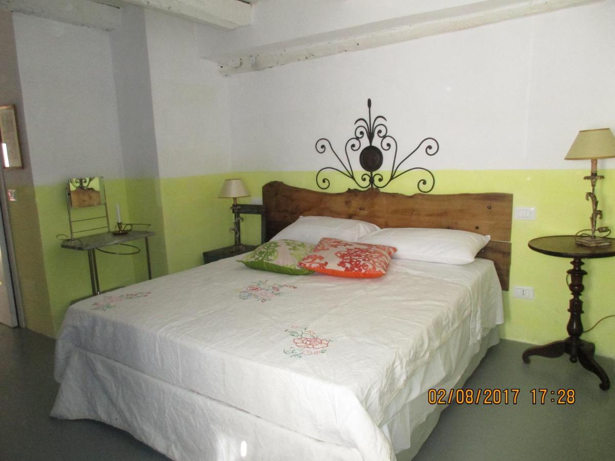 Comano  Viandanti, Artisti E Sognatori Bed & Breakfast エクステリア 写真